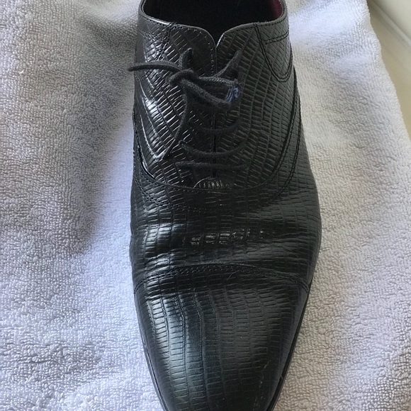 Dolce Gabbana dress shoes. - Picture 3 of 7
